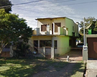 3 dormitórios, 1 suítes, 2 banheiro, 2 vagas na garagem, 402M² de Área Construída