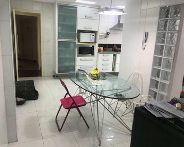 Apartamento para venda possui 228 metros quadrados com 3 quartos em Pompéia - Santos - SP