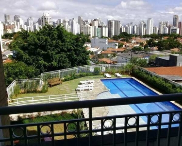 Apto reformado com vista para piscina