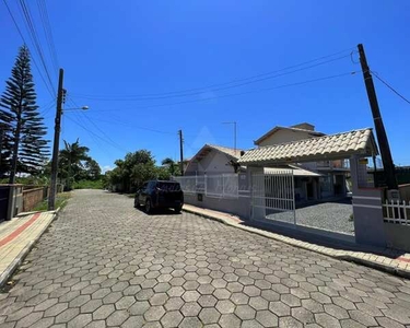 CASA À VENDA COM 4 DORMITÓRIOS, SENDO 1 SUÍTE, 180m², R$820.000,00 NO BAIRRO ITAJUBA, BARR