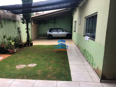 Casa com 2 quartos à venda, 242.0m²