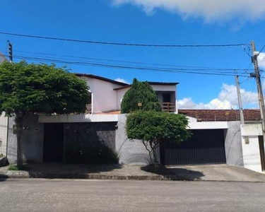 Casa com 4 dormitórios à venda, 350 m² por R$ 789.000,00 - Heliópolis - Garanhuns/PE