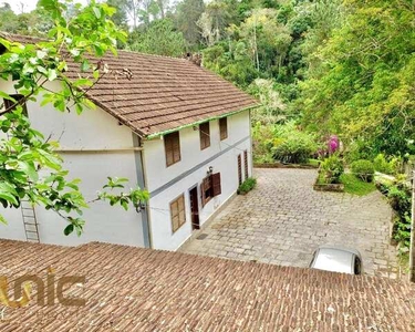 Casa com 5 dormitórios à venda, 246 m² por R$ 698.000,00 - Prata - Teresópolis/RJ