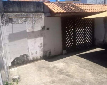 Casa com 6/4 (2 suítes) em Piatã