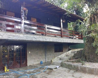 Casa linear com 3 quartos em condomínio em Guapimirim