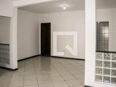 Casa para Aluguel - Cabula VI, 2 Quartos, 80 m2
