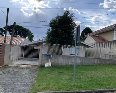 Casa para venda tem 180 metros quadrados com 3 quartos em Ahú - Curitiba - PR