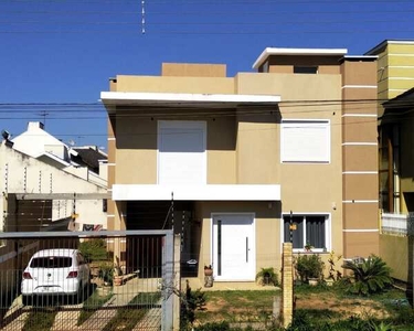 Casa Sobrado, 3 dormitórios, 1 suítes, 2 banheiro, 5 vagas na garagem, 145M² de Área Const