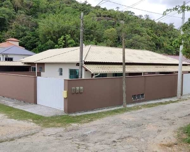 Excelente casa à venda na Cachoeira do Bom Jesus, em Florianópolis.
O i