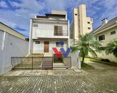 Sobrado com 3 dormitórios à venda, 146 m² por R$ 730.000,00 - Portão - Curitiba/PR