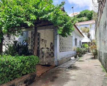 VENDO CASA NO PRADO, TERRENO 14x30, EXCELENTE LOCALIZAÇÃO !