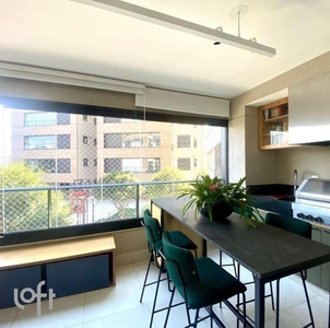 Apartamento à venda em Alto de Pinheiros com 145 m², 3 quartos, 3 suítes, 3 vagas