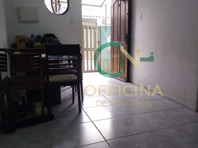 Casa com 05 dormitórios á venda - 197m² - R$ 490.000,00 - Embaré - Santos/SP