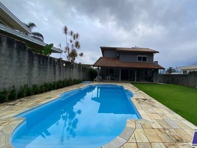 Casa na Praia da Lagoinha com piscina. Condomínio fechado. Oportunidade