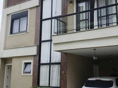 Sobrado triplex em condominio no Xaxim. 145 m2. Ótimo padrão