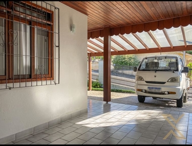 Casa no Bairro Velha Central em Blumenau com 3 Dormitórios (1 suíte) e 155.5 m²