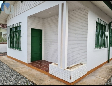 Casa no Bairro Velha em Blumenau com 5 Dormitórios e 120 m²