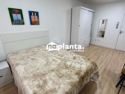 Kitnet, loft, toda reformado, decorada e climatizada