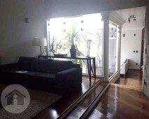 Casa com 4 dormitórios para alugar, 396 m² por R$ 6.015,00/mês - Vila Resende - Caçapava/S