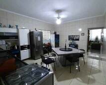 Sobrado à venda - 3 dorms - 170 m² - Portal da Mantiqueira - Taubaté/SP