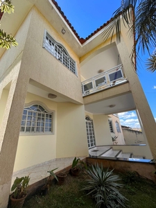 Casa em Taguatinga Norte (Taguatinga), Brasília/DF de 700m² 5 quartos à venda por R$ 689.000,00