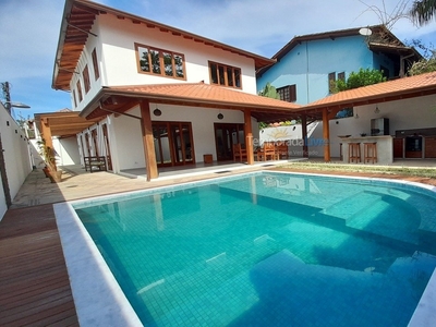 Casa Janamar na Praia do Jabaquara com piscina aquecida