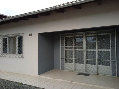 Casa para venda tem 198 metros quadrados com 3 quartos em Jaraguá Esquerdo - Jaraguá do Su