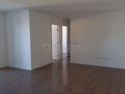 Apartamento para alugar semi mobiliado com 3 dormitórios no bairro santo inácio, curitiba-pr.