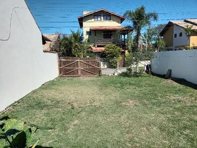 Casa 1 quarto, próxima a praia do Rio Tavares, Pico da Cruz, quintal gramado e murado.