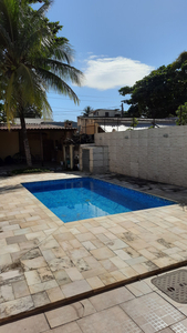 Casa com piscina, aceita financiamento