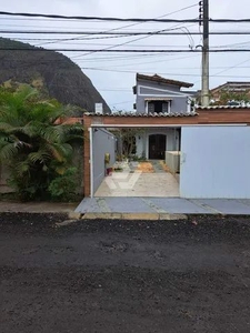 Casa de vila para aluguel tem 160 metros quadrados com 3 quartos