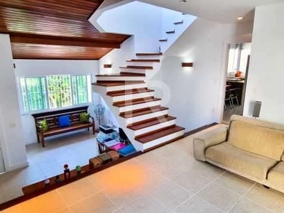 Casa em condomínio fechado com 4 quartos à venda na estrada caetano monteiro, badu, niterói, 208 m2 por r$ 980.000