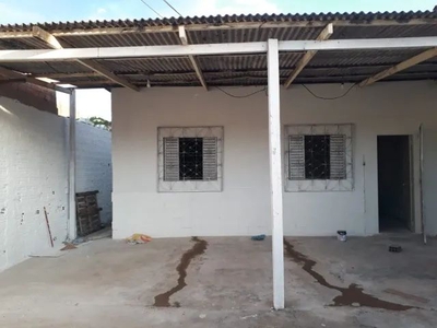Casa no bairro Flodoaldo Pontes Pinto com 02 quartos