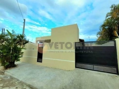 Excelente imóvel disponível a venda, ideal para quem busca oportunidade. imóvel localizado no centro da cidade de caraguatatuba-sp, ao lado de inúmeras estruturas comerciais. casa do tipo térrea em te