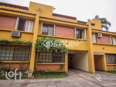 Casa em Condomínio 3 dorms à venda Rua General Gomes Carneiro, Medianeira - Porto Alegre