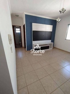 Apartamento com 2 Quartos e 1 banheiro à Venda, 55 m² por R$ 163.000