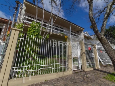 Casa 3 dorms à venda Rua Fonseca Guimarães, Medianeira - Porto Alegre