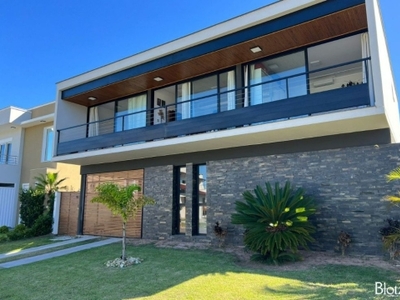 Casa 4 dormitórios, 2 suítes - rio vermelho - florianópolis