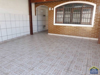 Casa com 3 Quartos e 3 banheiros à Venda, 70 m² por R$ 365.000