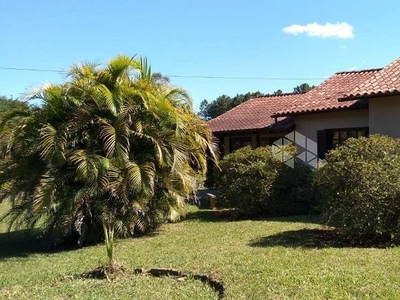 Fazenda/Sítio com 3 Quartos e 2 banheiros à Venda, 260 m² por R$ 460.000