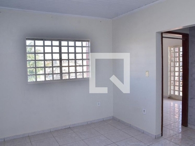 Apartamento com 2 Quartos e 1 banheiro para Alugar, 70 m² por R$ 1.160/Mês