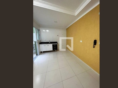 Apartamento com 2 Quartos e 2 banheiros para Alugar, 48 m² por R$ 1.350/Mês