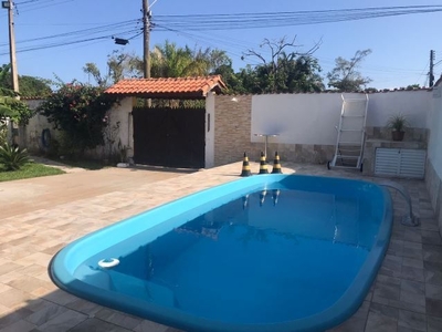 Casa com 2 Quartos e 2 banheiros à Venda, 100 m² por R$ 275.000