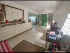 Casa no Bairro Itoupava Seca em Blumenau com 3 Dormitórios (1 suíte) e 180 m²