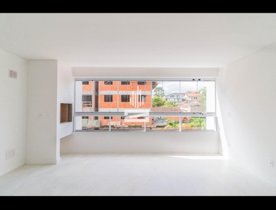 Apartamento no Bairro Escola Agrícola em Blumenau com 3 Dormitórios (3 suítes) e 107 m²