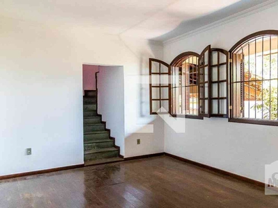 Casa com 6 quartos à venda no bairro São João Batista (venda Nova), 220m²