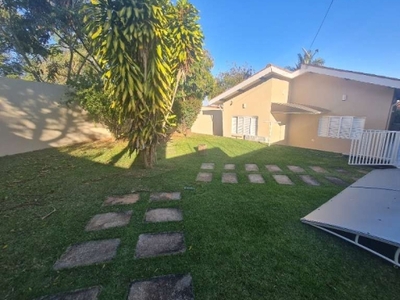 Casa térrea no bairro jd dos pinheiros em atibaia sp.