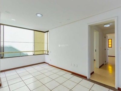 Cobertura com 2 quartos para alugar na juvenal miller, 134, rio branco, porto alegre, 148 m2 por r$ 3.300