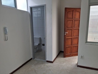 Apartamento para aluguel possui 55 metros quadrados com 2 quartos em Saúde - Salvador - BA