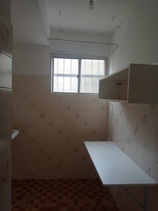 Apartamento para aluguel possui 60 metros quadrados com 2 quartos em Pituaçu - Salvador -